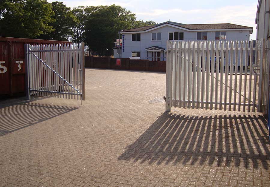 North-Close-Gates-1 North Close Gates