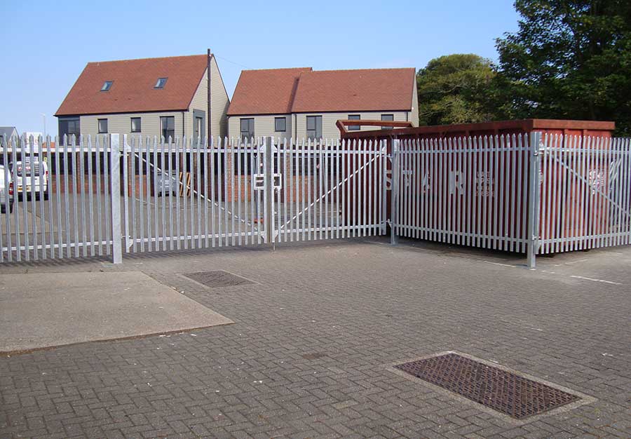 North-Close-Gates-2