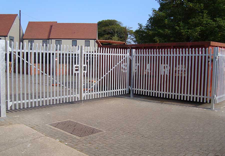 North Close Gates